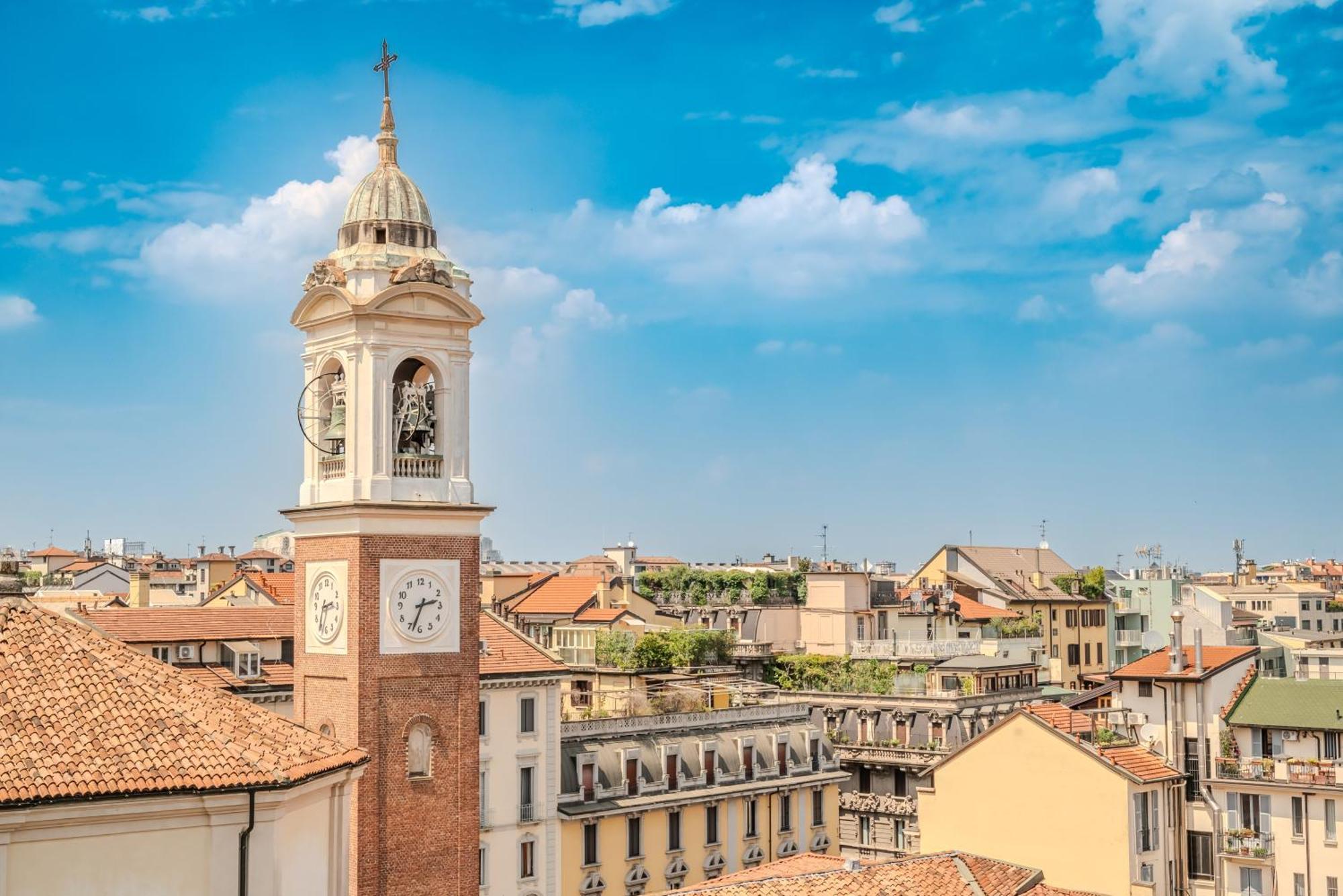 Cadamosto Art Penthouse With Terrace R&r Apartment Milan