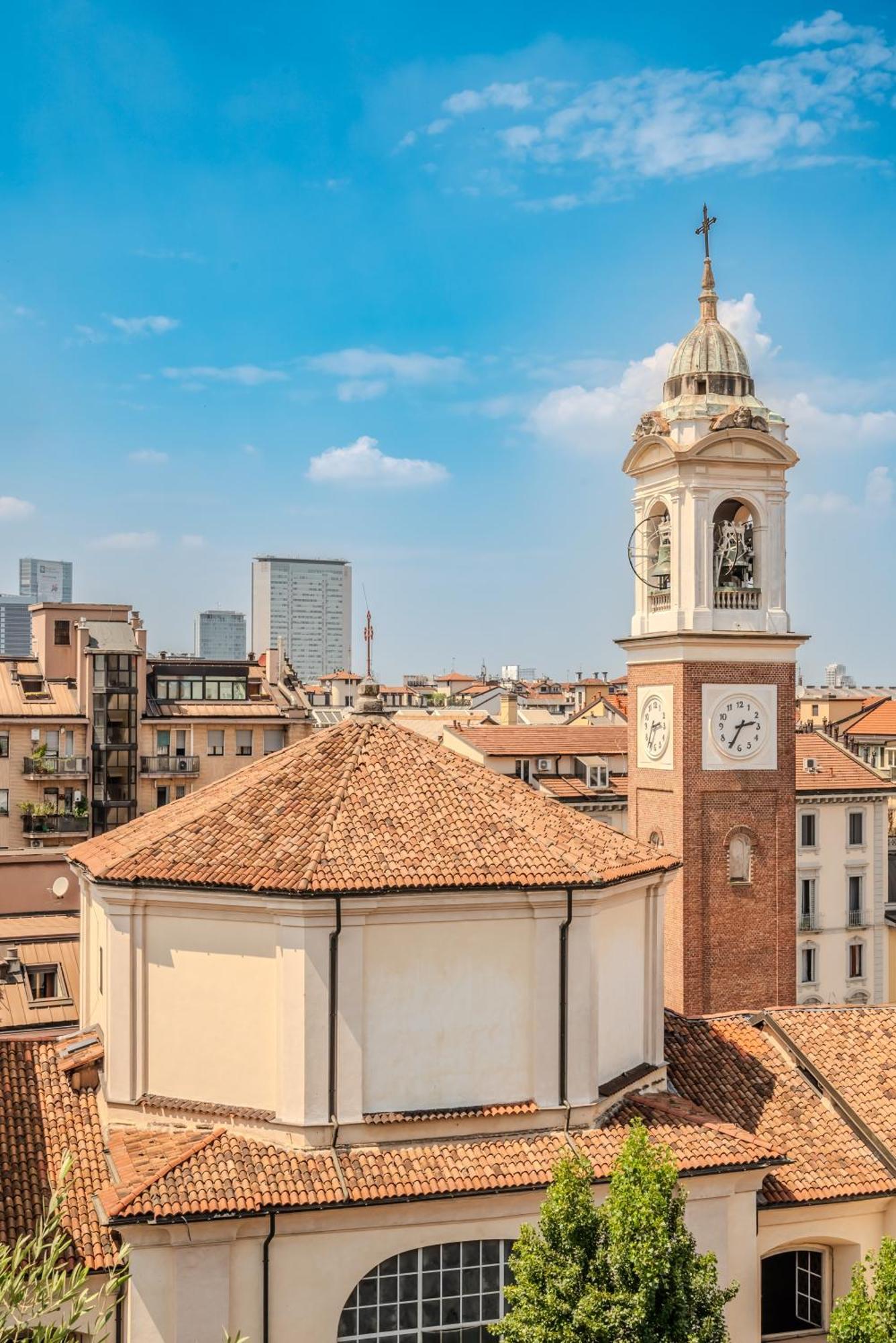 Cadamosto Art Penthouse With Terrace R&r Milan