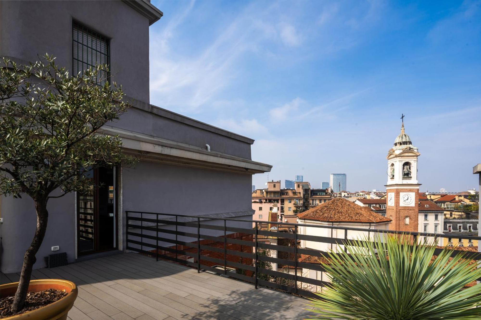 Cadamosto Art Penthouse With Terrace R&r Mailand