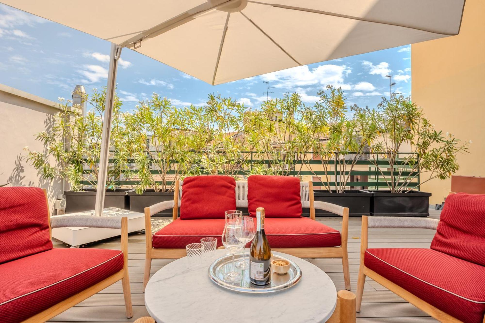 Cadamosto Art Penthouse With Terrace R&r Apartment Mailand